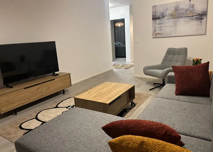 For Five Near Railway Station 아파트